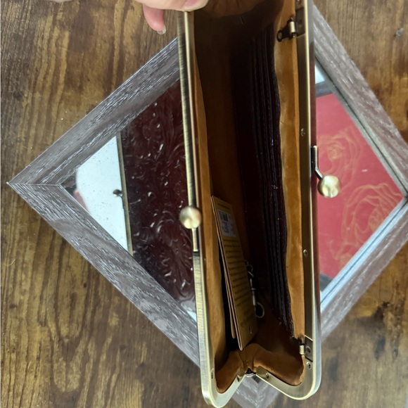 Patricia Nash•Potenaz•British Tan•Floral Tooled Kiss-lock Clutch•NWT - Picture 2 of 5